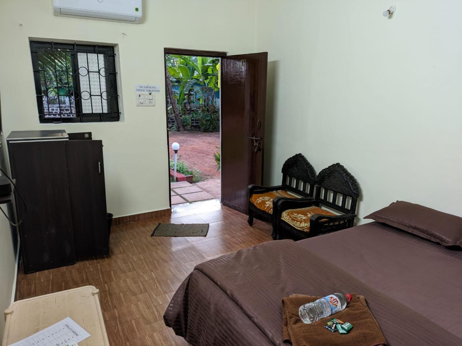 Vinsons Cottages โคลวา ภายนอก รูปภาพ